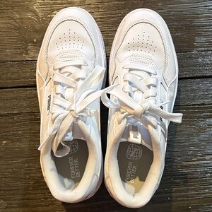 “Like New” Puma Classic White Lace-Up Sneakers